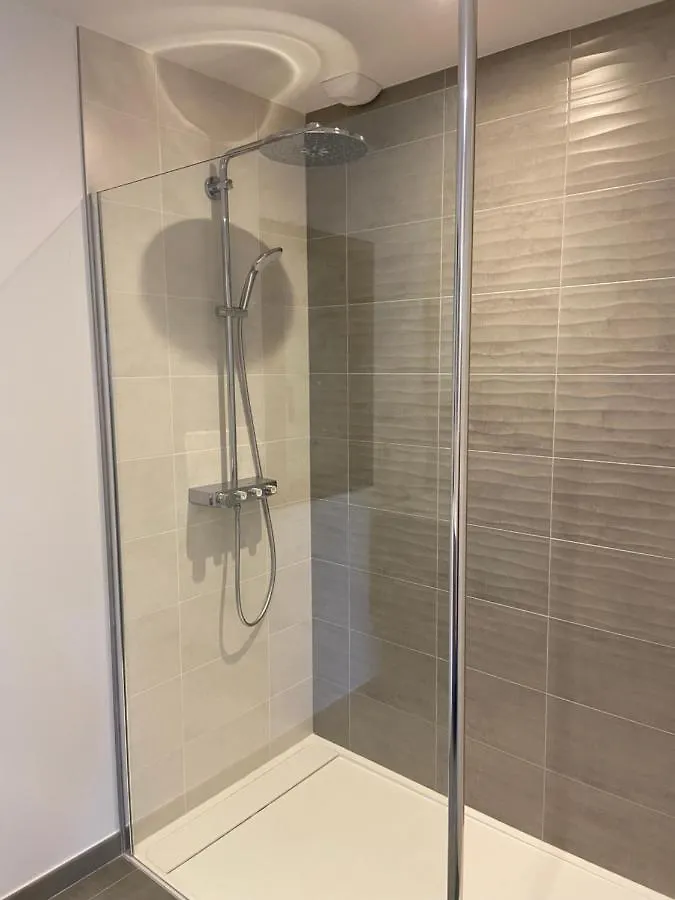Appartement Avec Terrasse Et Parking Prive Logement C Ploemeur Apartment