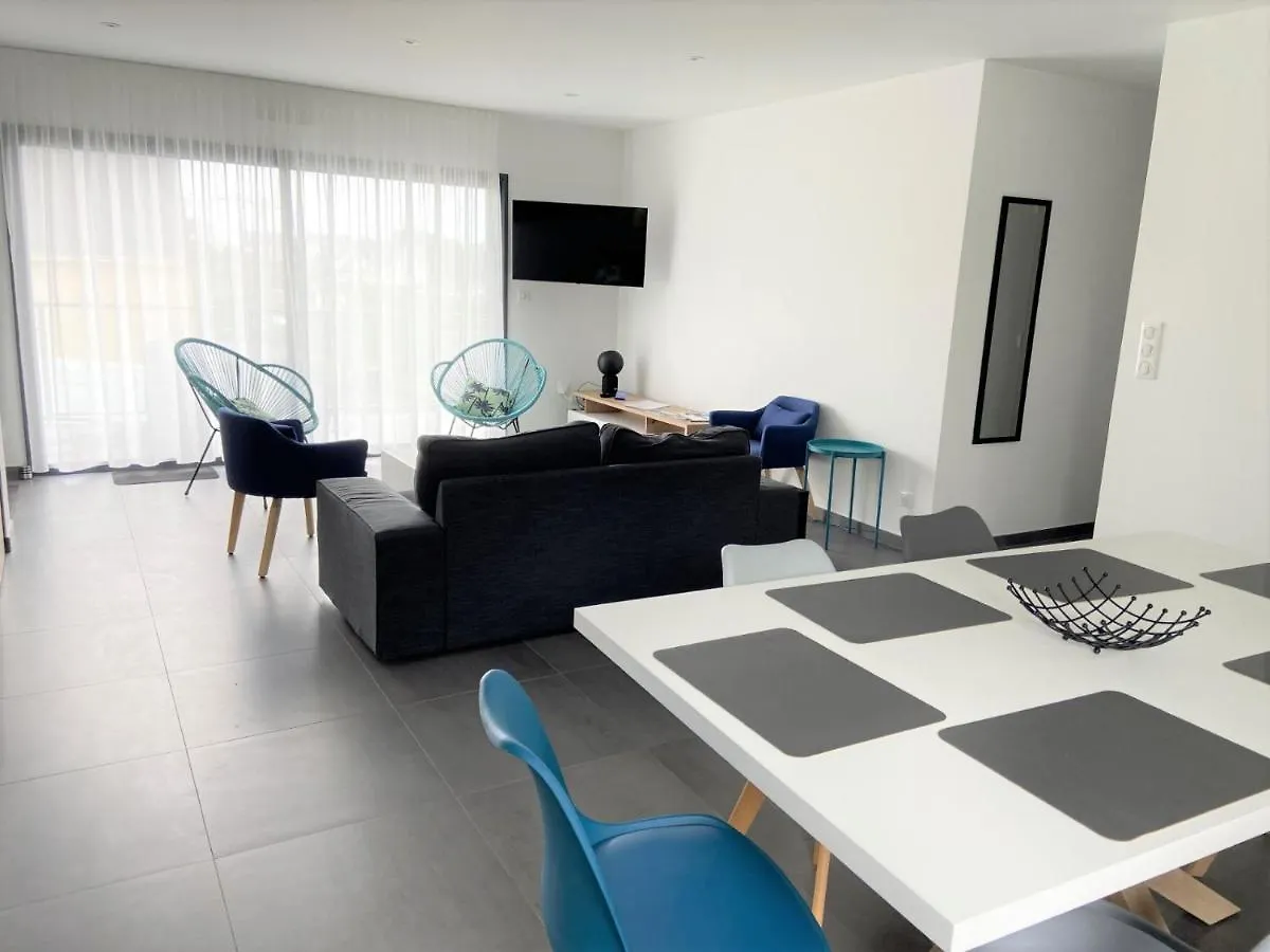 Appartement Avec Terrasse Et Parking Prive Logement C Ploemeur